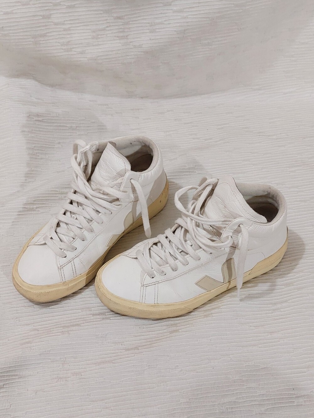 Veja White and Beige High-Top Sneakers Size 7 - Picture 3 of 10